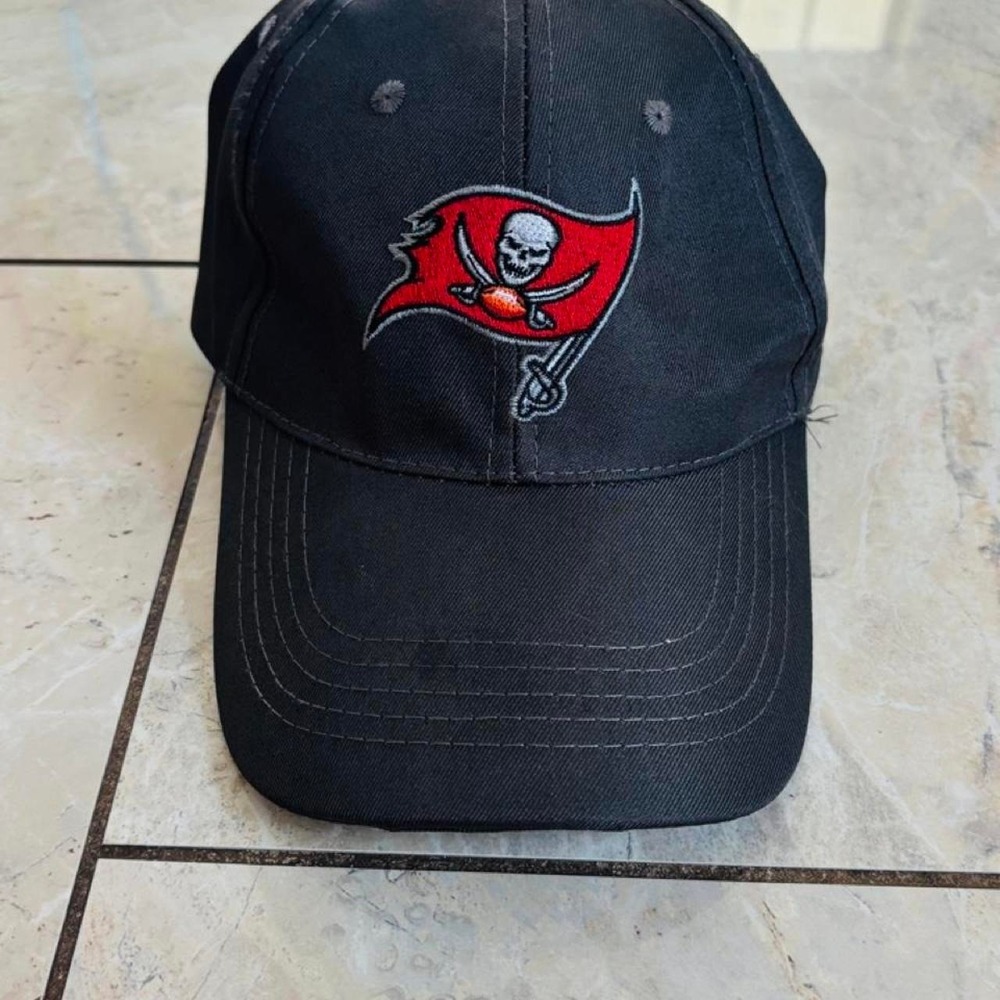 NFL Tampa Bay Buccaneers Hat Black Grey Raymond James Stadium Adjustable Cap